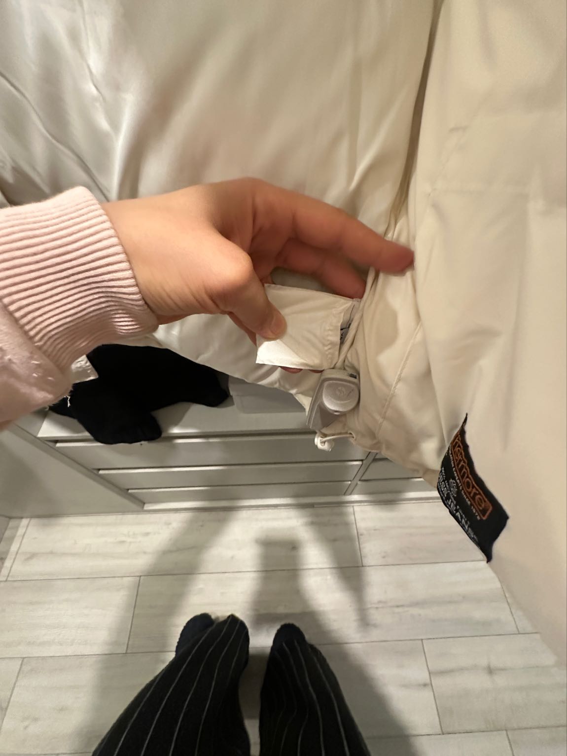 Guess Jeans Krem Mont — görsel 4/7
