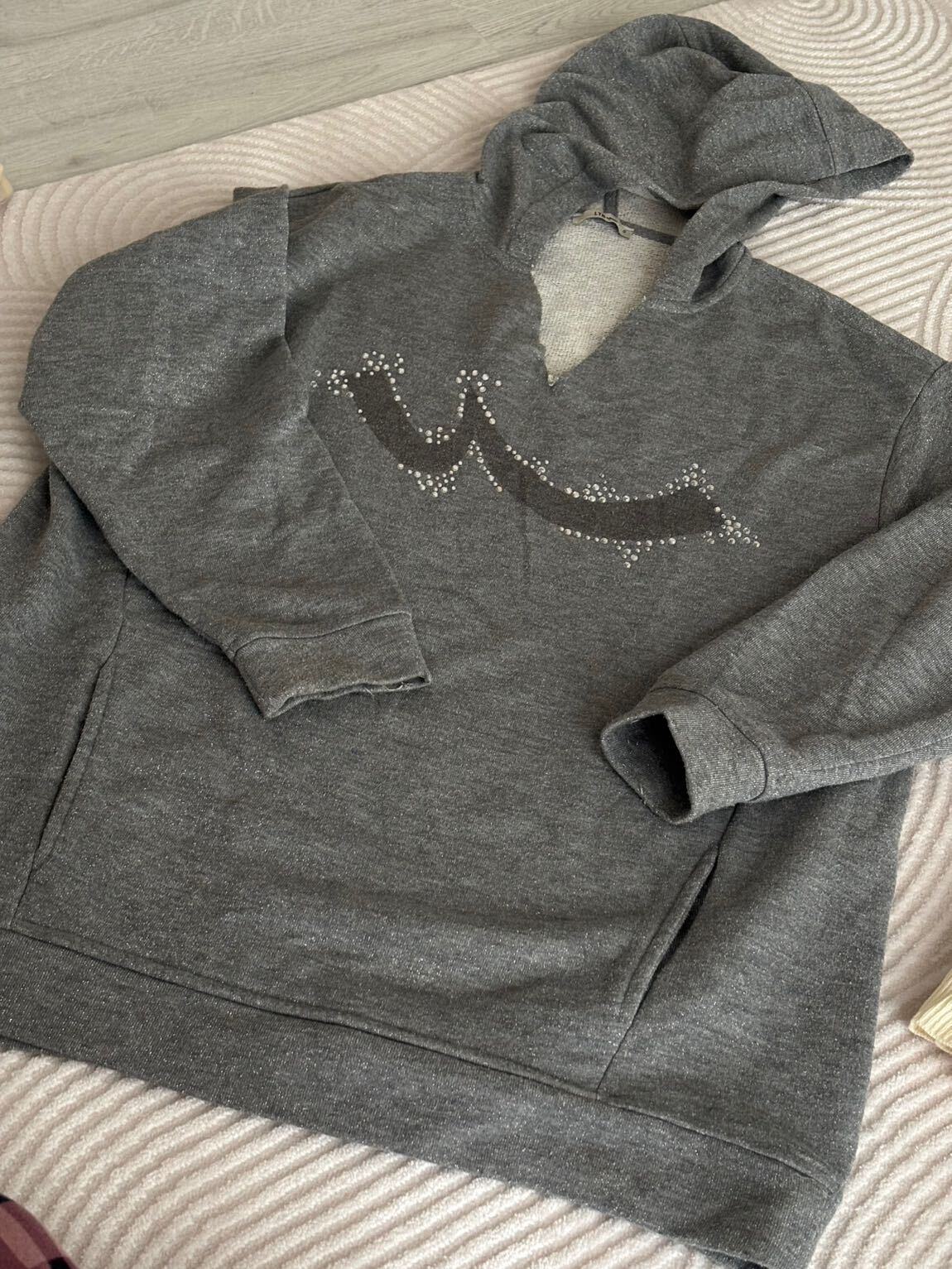 Gri Sweatshirt — görsel 2/5
