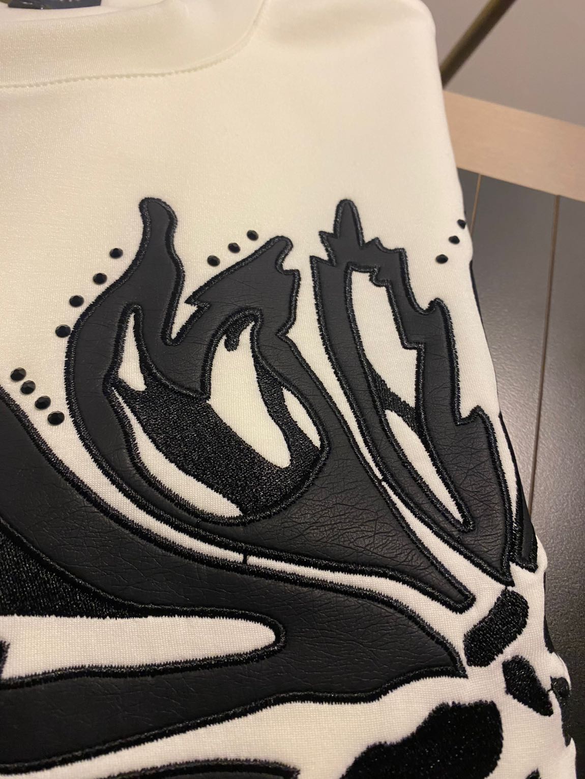 Network Desenli Sweatshirt Ekru — görsel 2/7