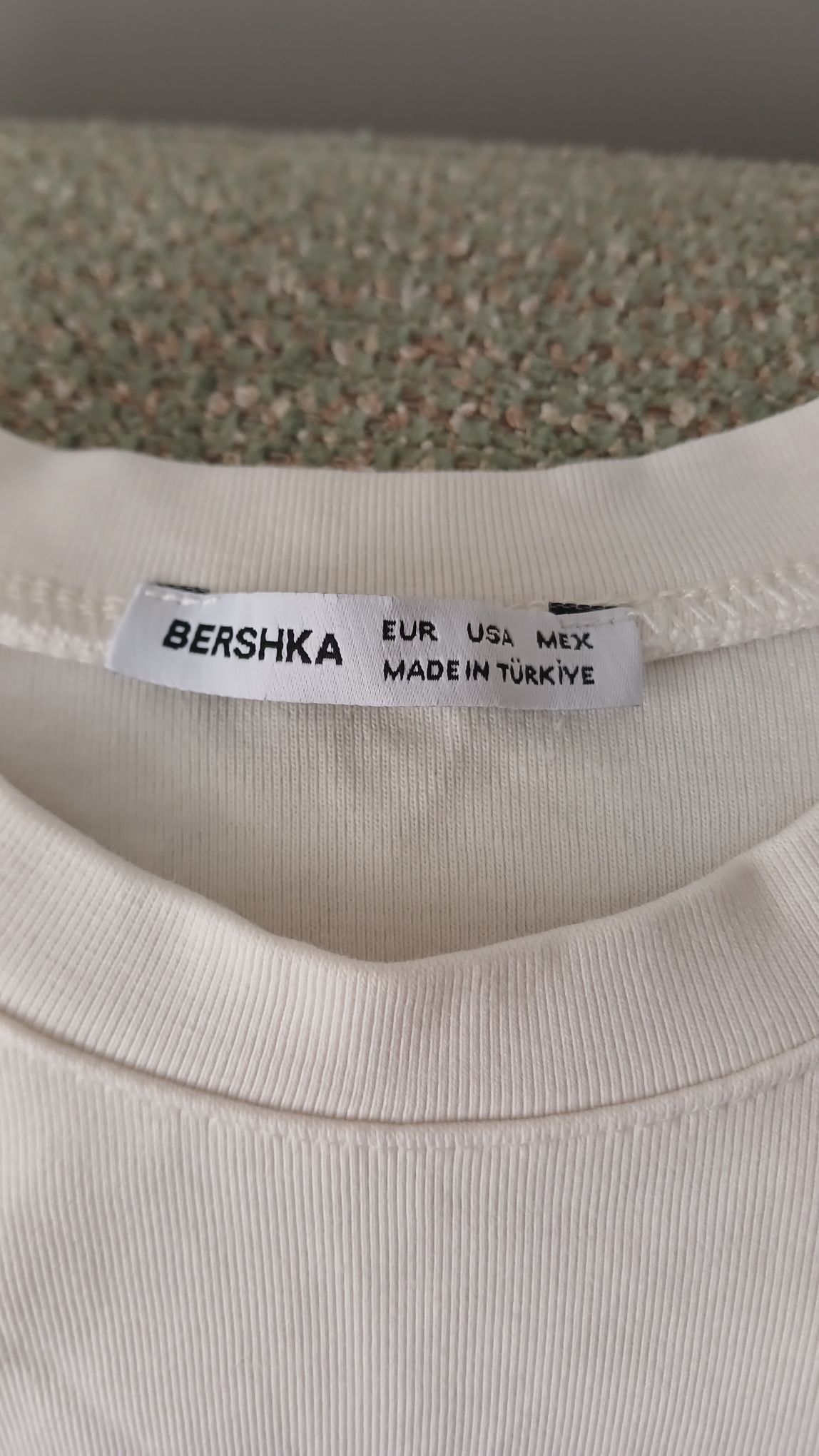 Çilek Desenli Beyaz crop Sweatshirt — görsel 3/3