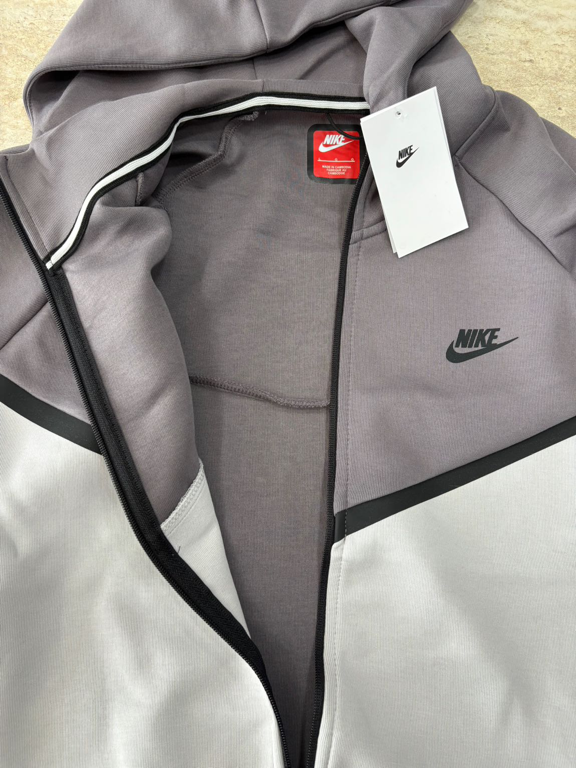 Nike Tech — görsel 3/6