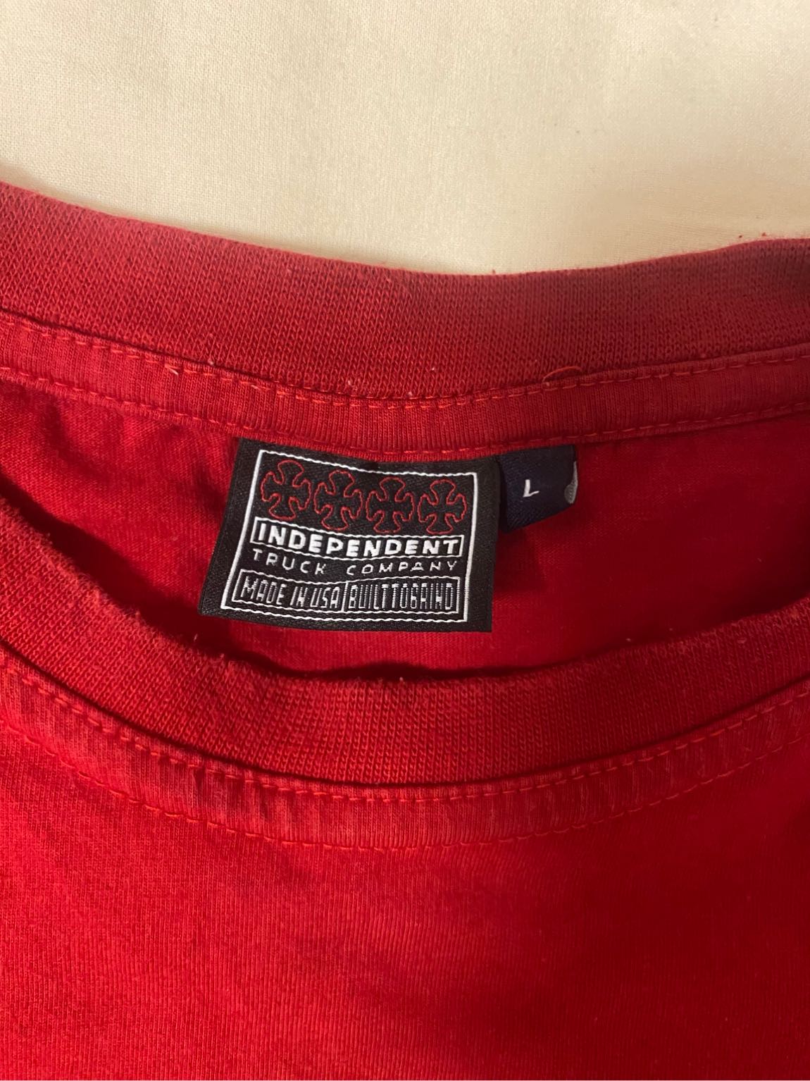 Independent Kırmızı Tişört — görsel 2/2