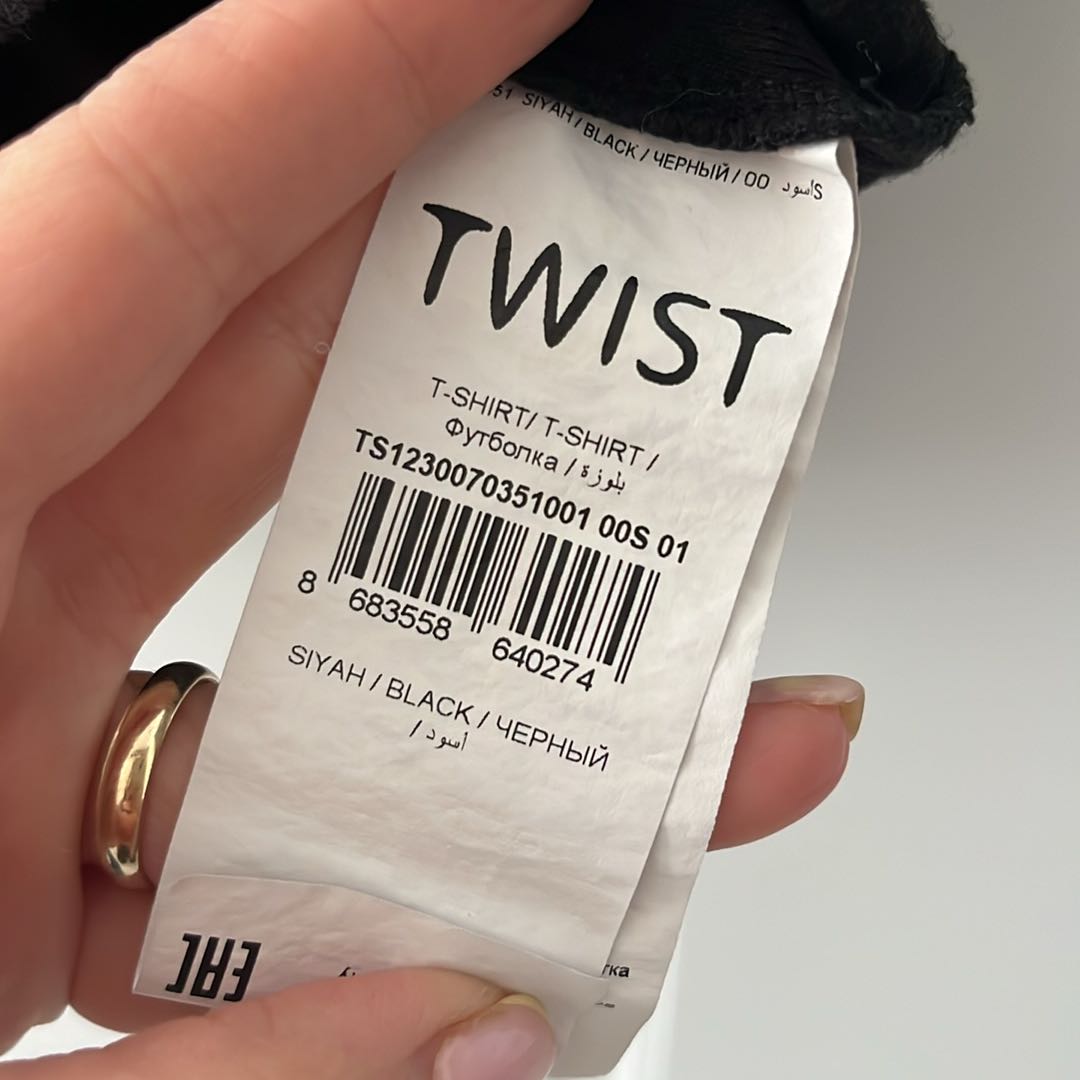Twist Siyah Crop Tişört — görsel 3/3