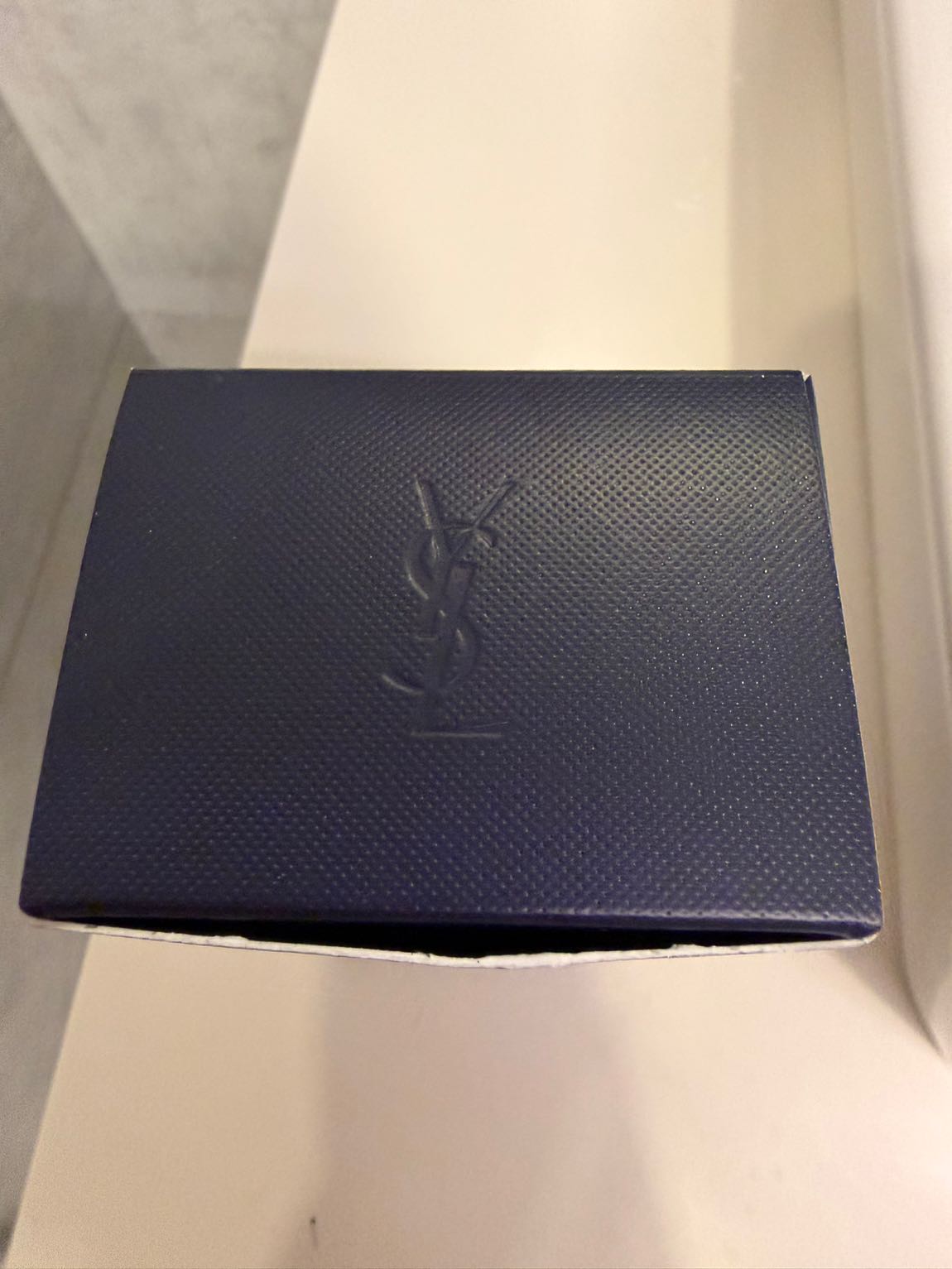 Yves Saint Laurent Bos Parfum Kutusu — görsel 5/5