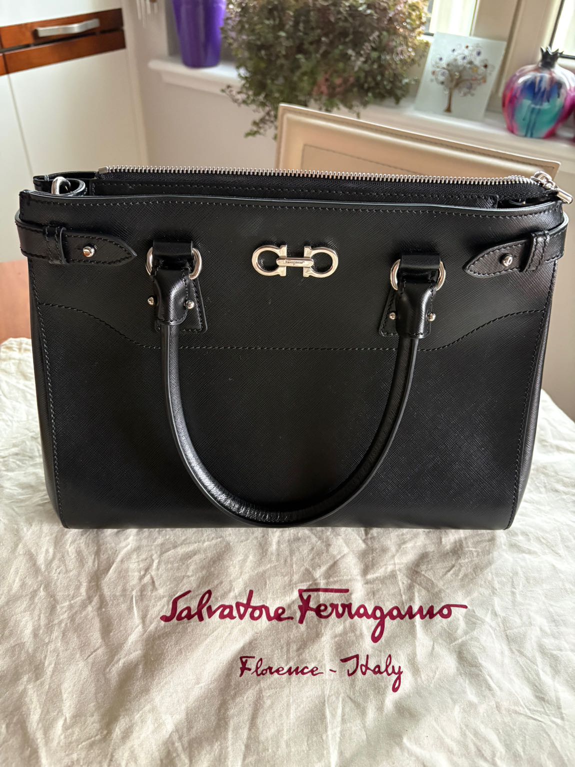 Orijinal üründür. Salvador ferragamo — görsel 2/4
