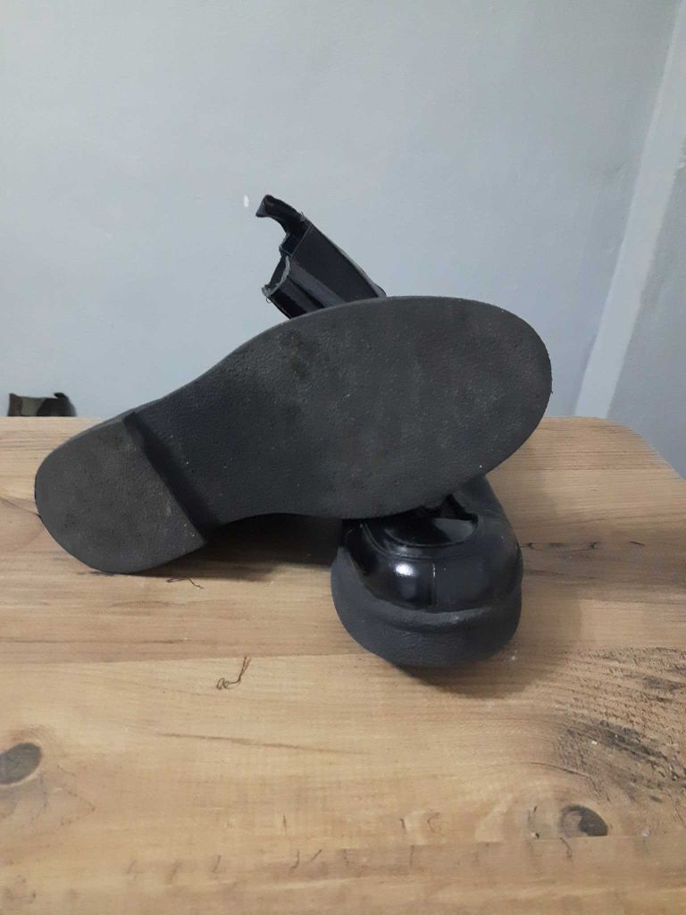 Siyah Patent Bot — görsel 3/5