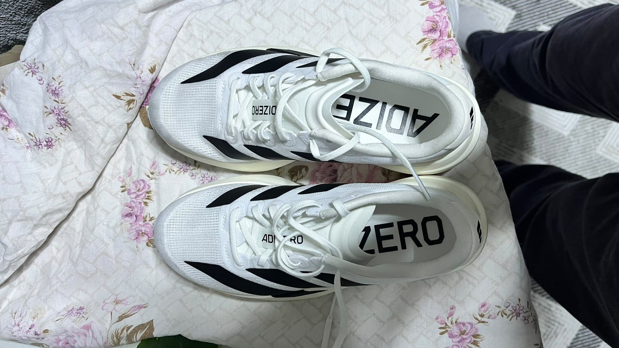 Adidas Beyaz Koşu Ayakkabısı — görsel 3/6