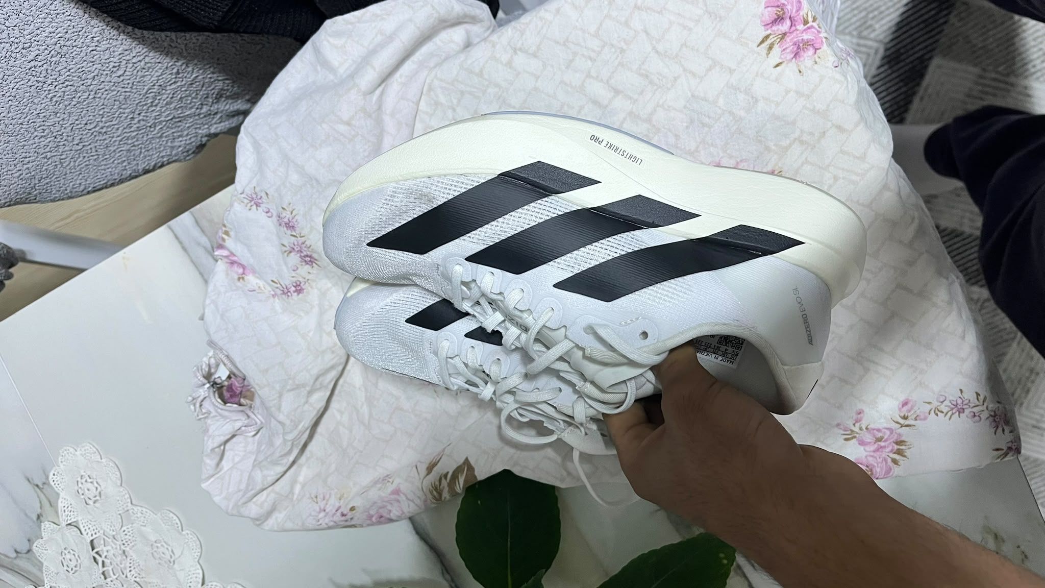 Adidas Beyaz Koşu Ayakkabısı — görsel 5/6