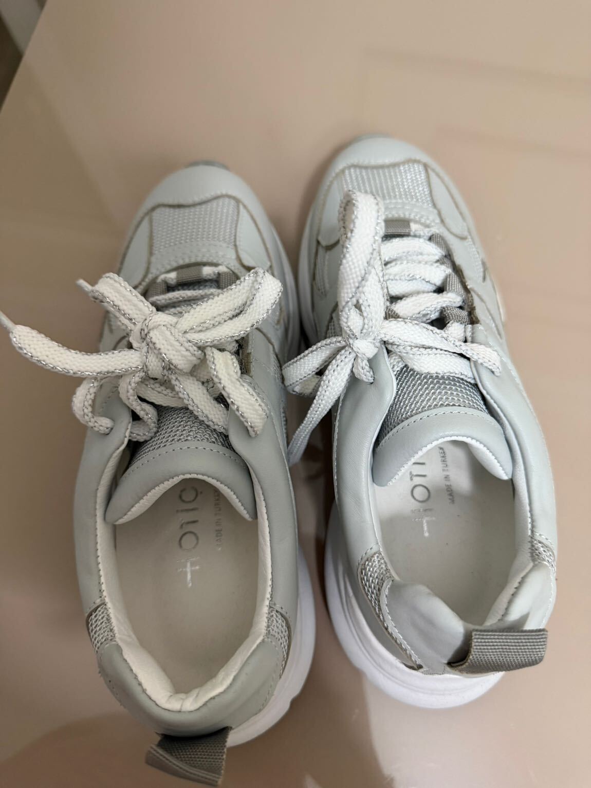 Gri Sneaker — görsel 4/4