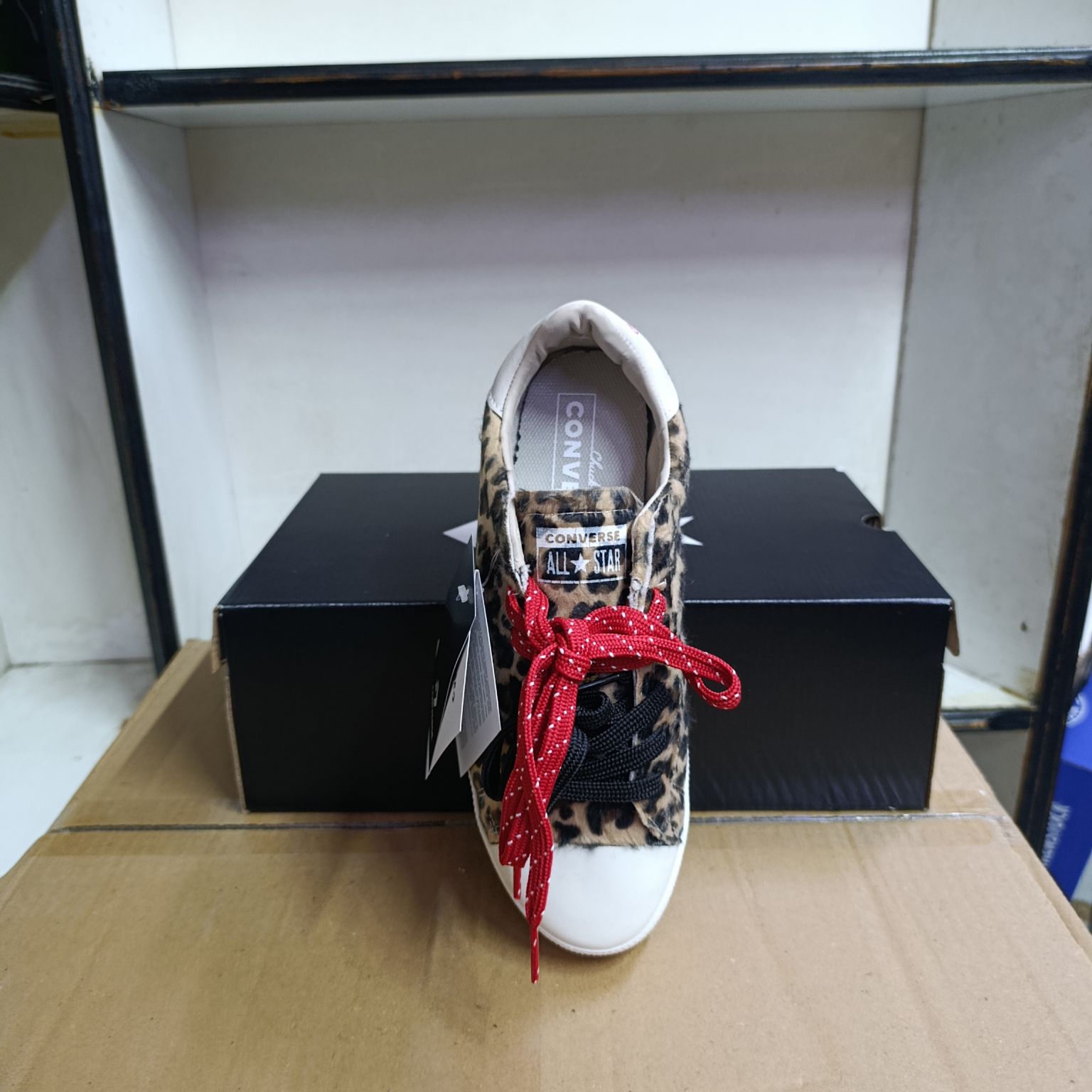 Converse Chuck Taylor Lo Leopard — görsel 2/3
