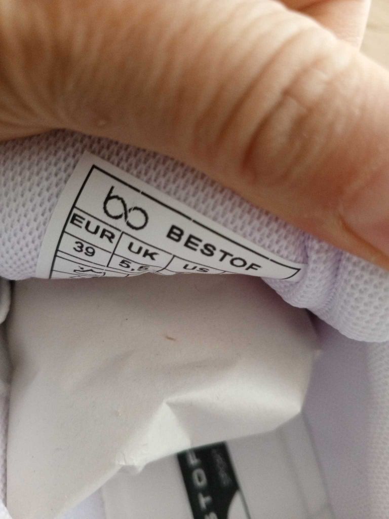 Beyaz Sneaker Ayakkabı — görsel 4/4