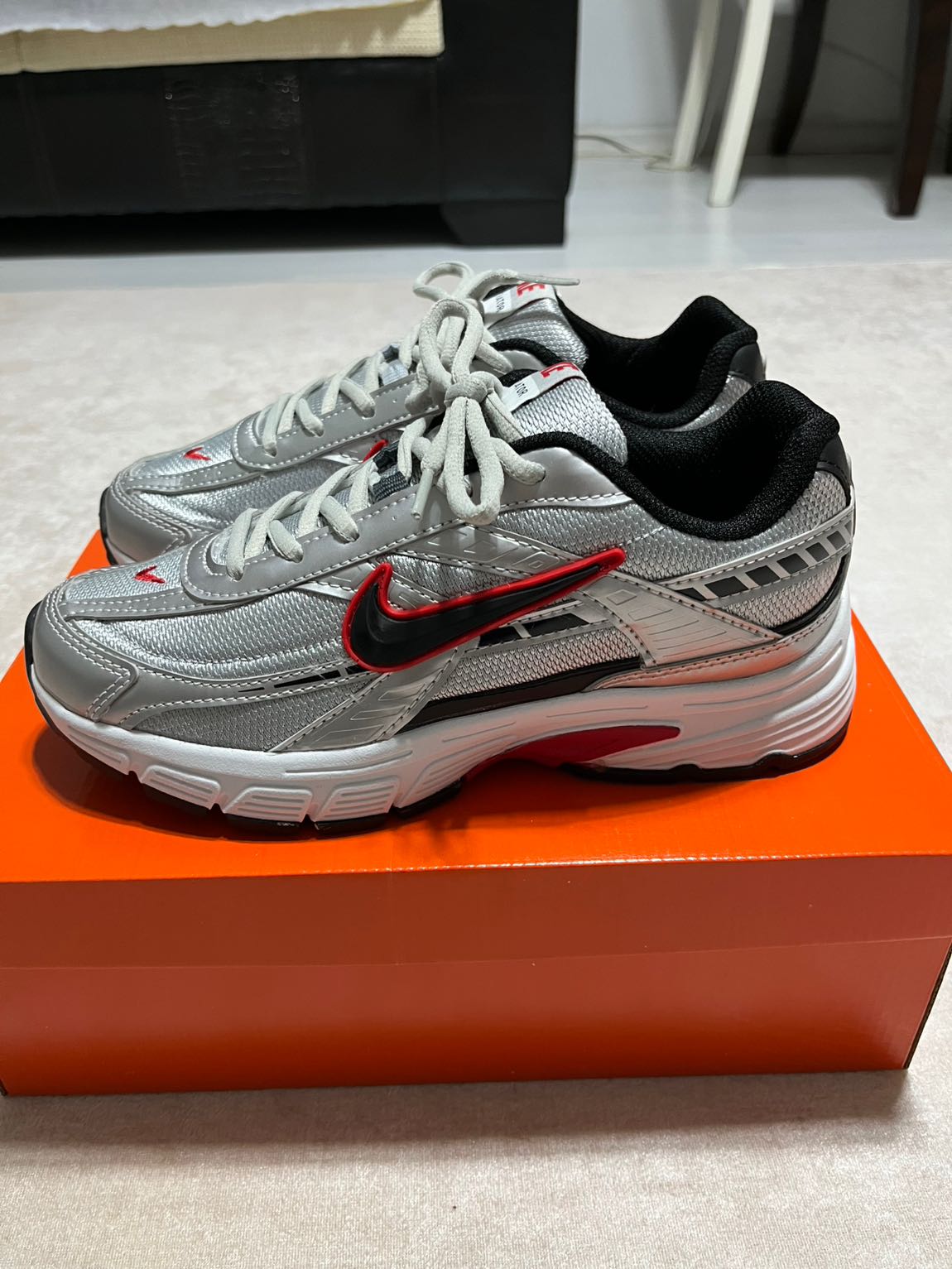 Nike Gri Spor Ayakkabı — görsel 3/5