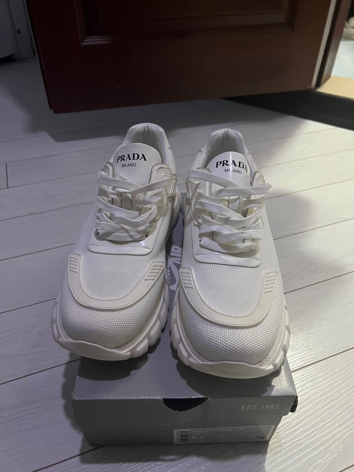 Prada Beyaz Sneaker — görsel 2/4
