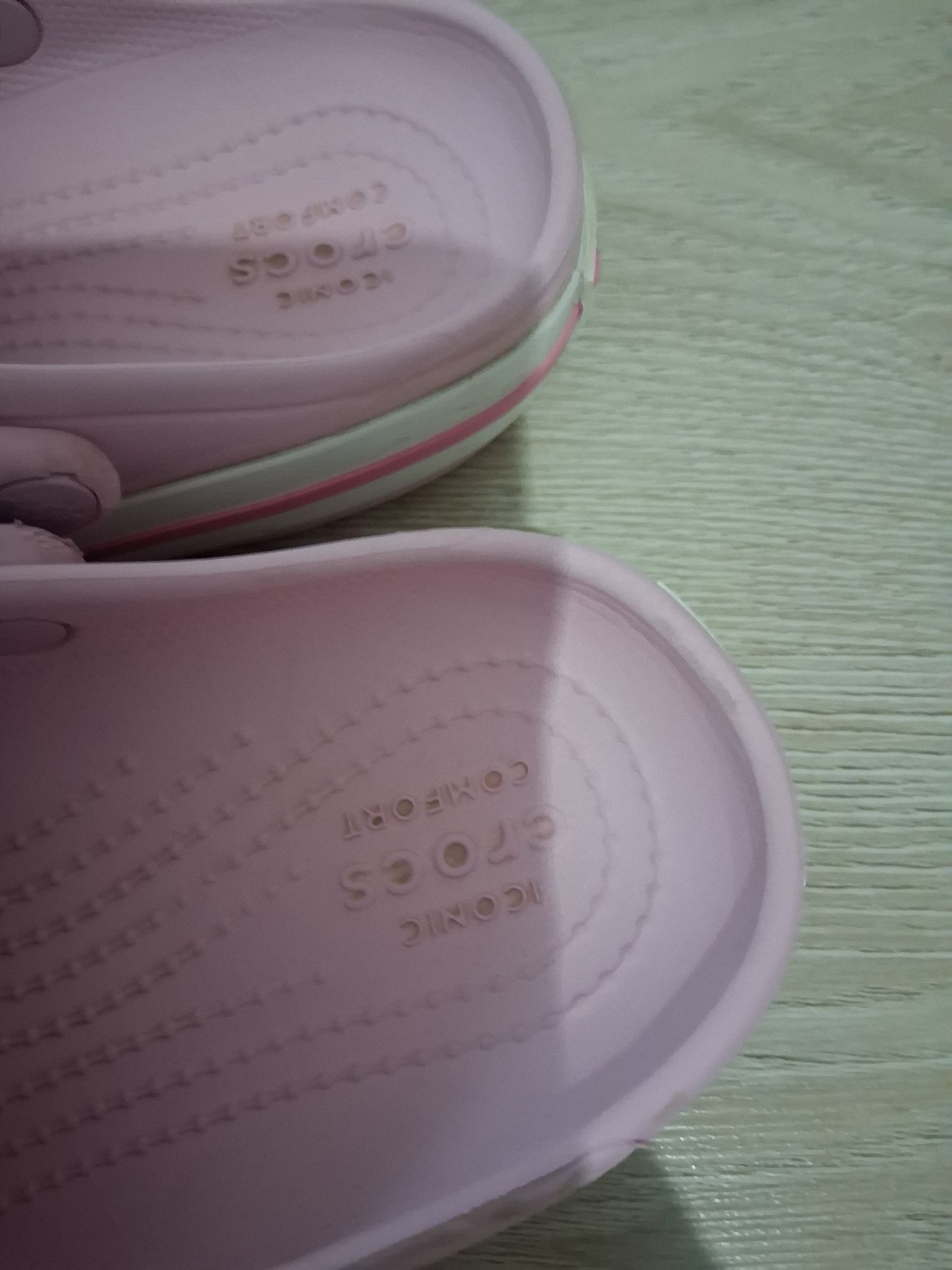 Pembe Crocs Terlik — görsel 4/5