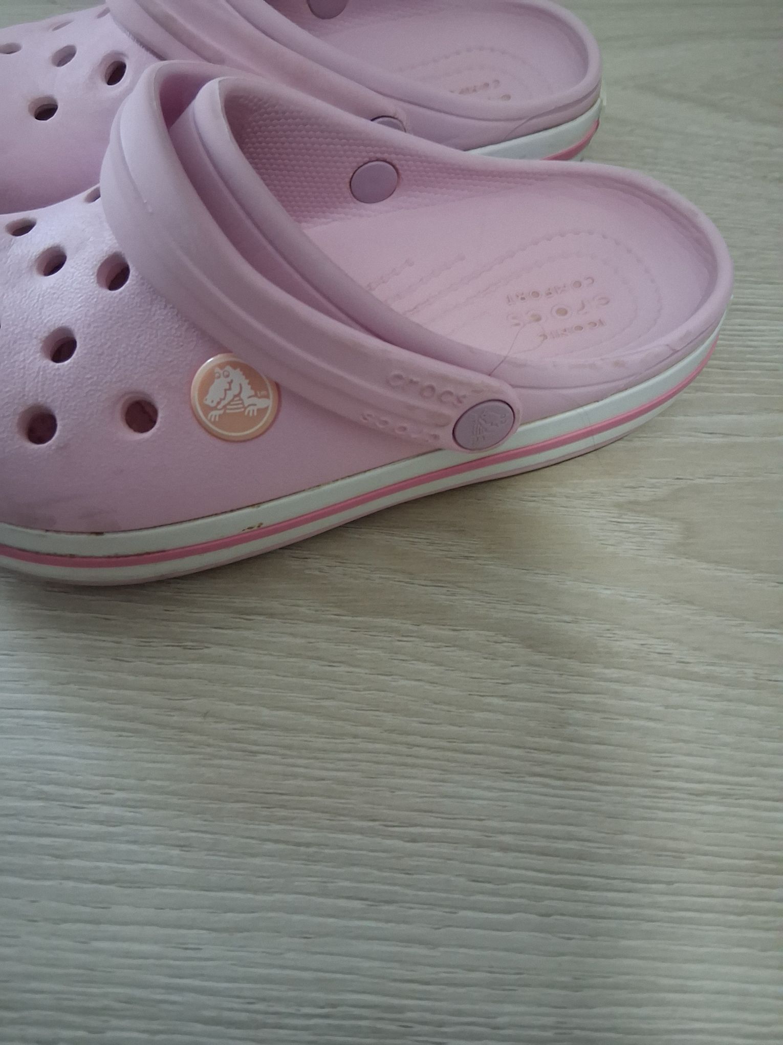 Pembe Crocs Terlik — görsel 2/5