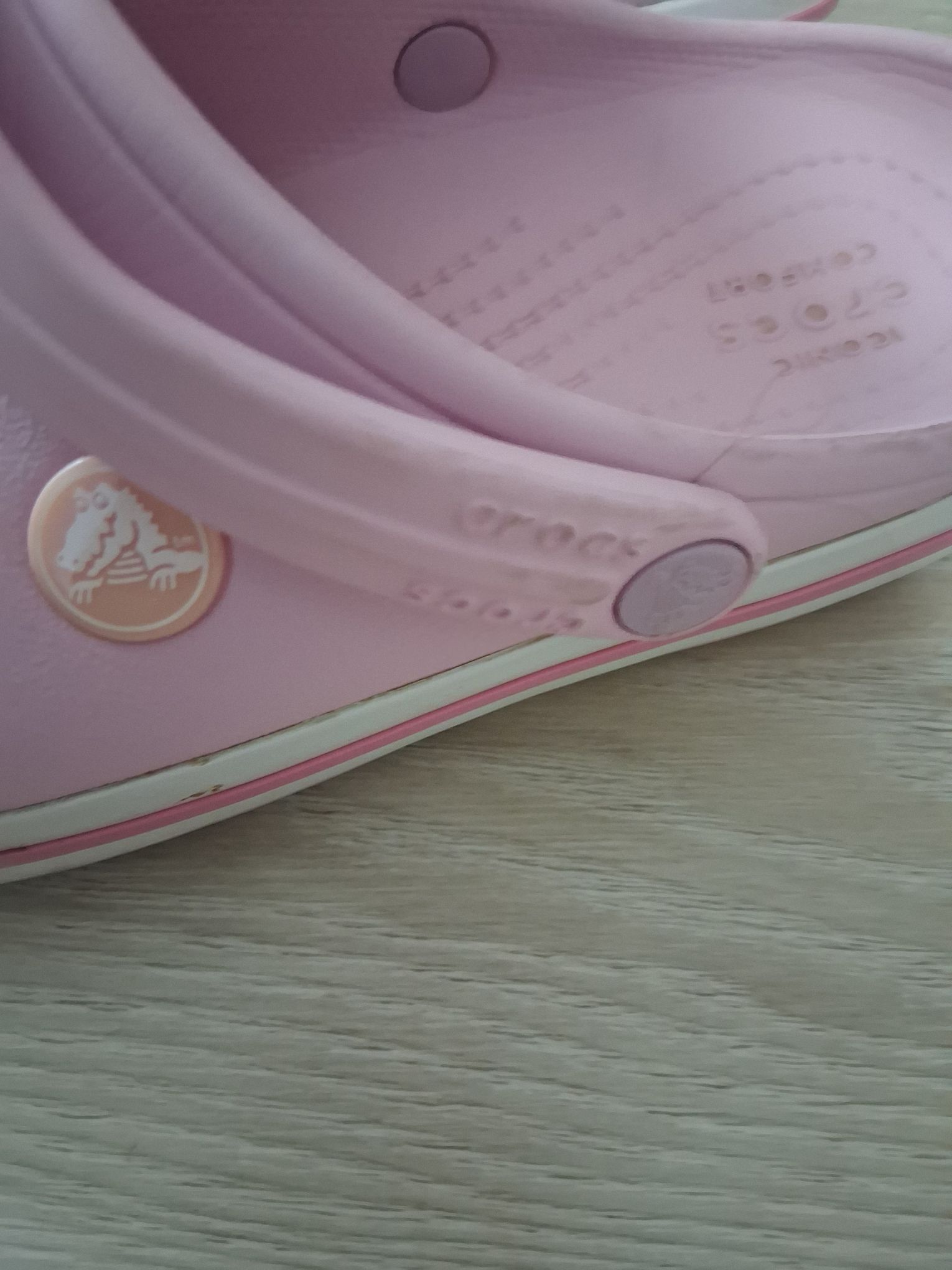 Pembe Crocs Terlik — görsel 3/5
