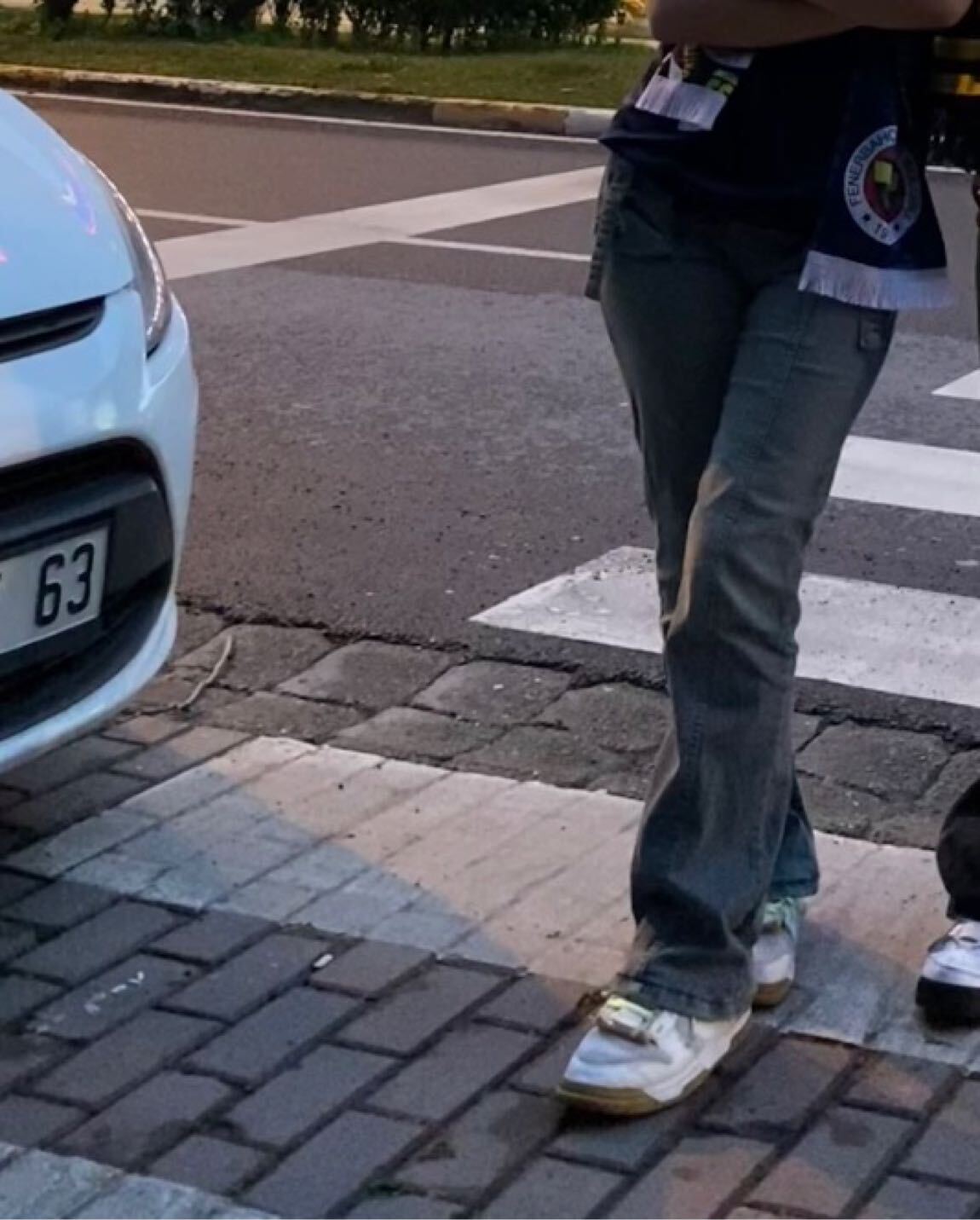 Bershka ispanyol paça jean — görsel 6/6