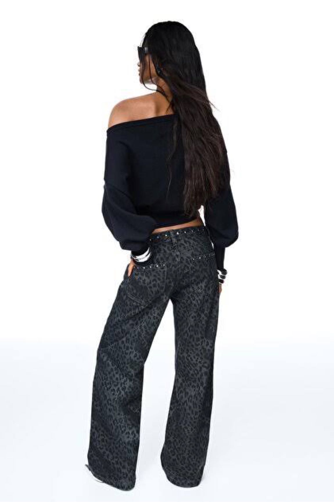Bershka Leopar Desenli Zımbalı Jean — görsel 2/7