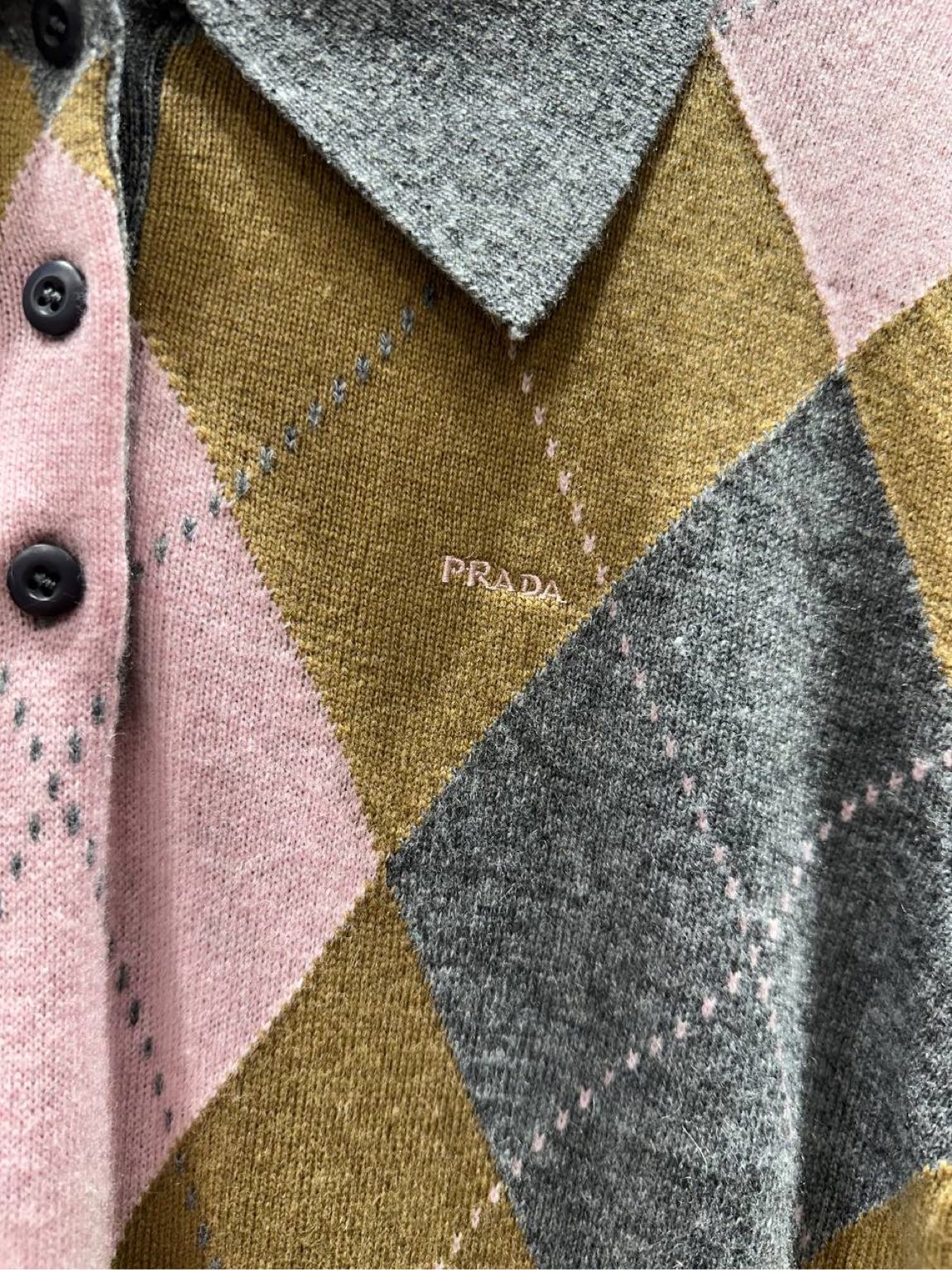 Prada Argyle Desenli Gömlek Yaka Kazak — görsel 3/4