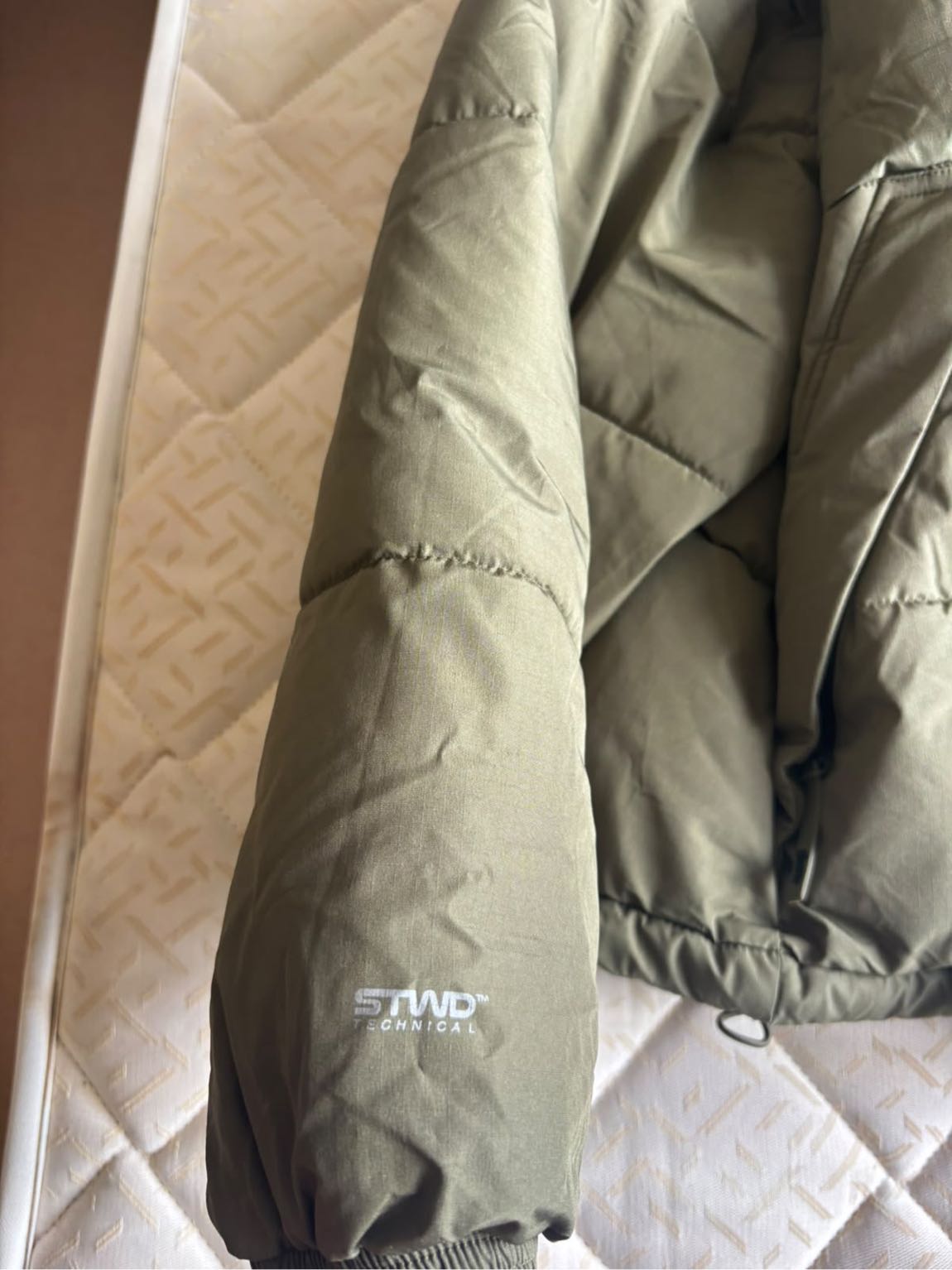 Pull & Bear Kapüşonlu Şişme Mont — görsel 5/6
