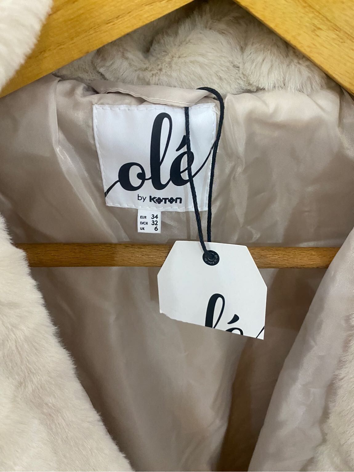 Kapüşonlu Bej Peluş Mont — görsel 3/4