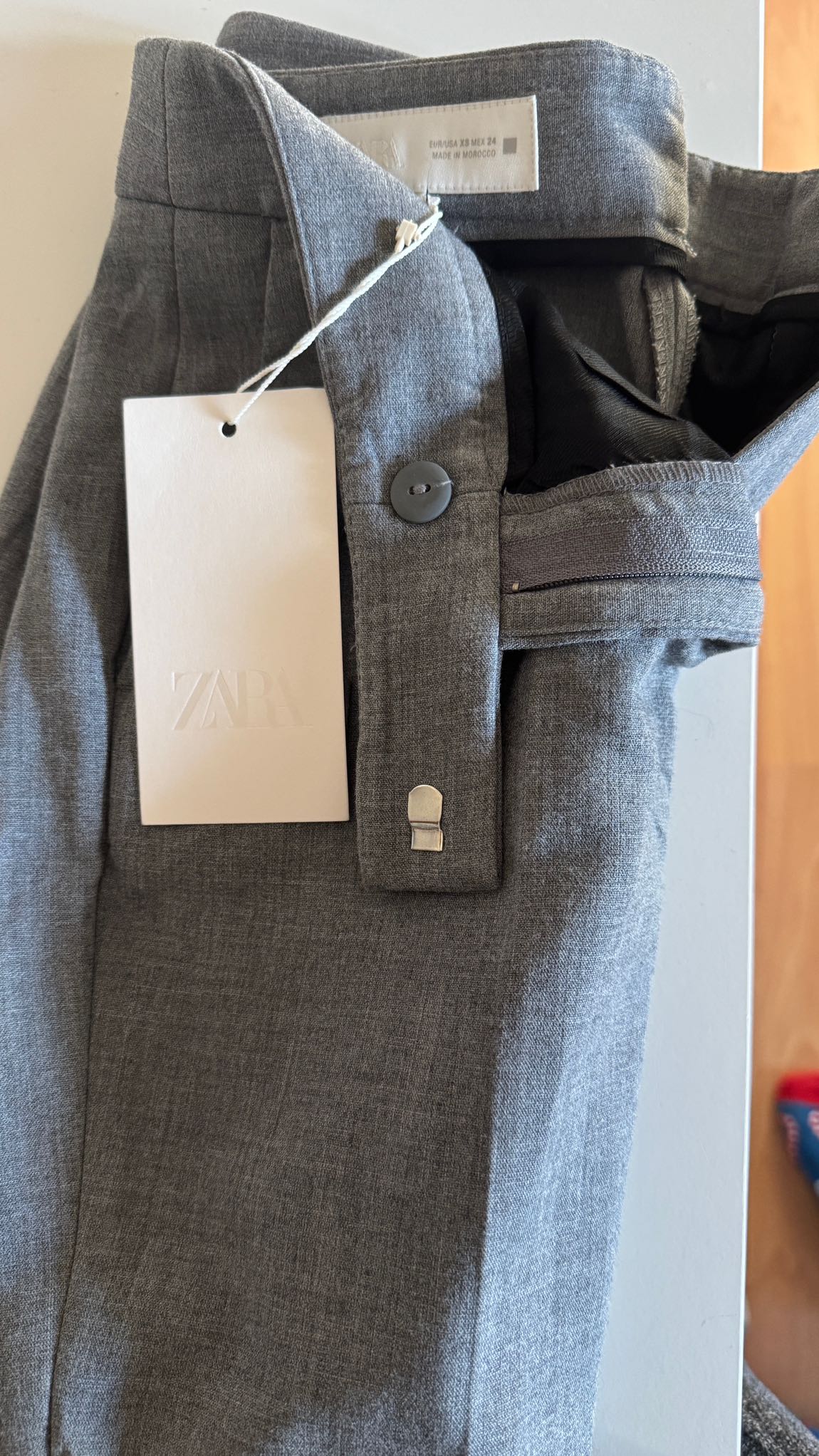 Zara etiketli hiç giyilmemiş pantalon — görsel 4/6