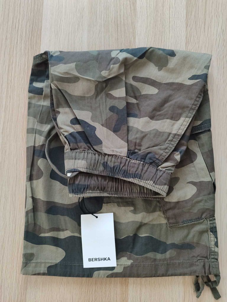 Bershka Kamuflaj Kargo Bermuda — görsel 5/6