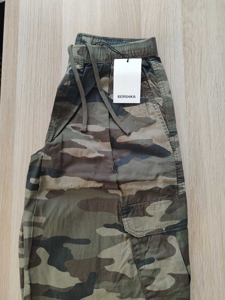 Bershka Kamuflaj Kargo Bermuda — görsel 6/6