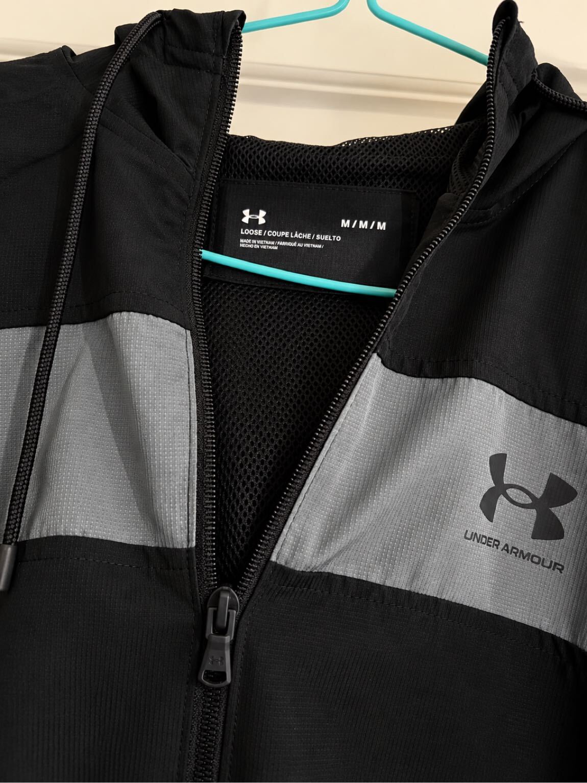 Under Armour Siyah Spor Mont — görsel 3/3