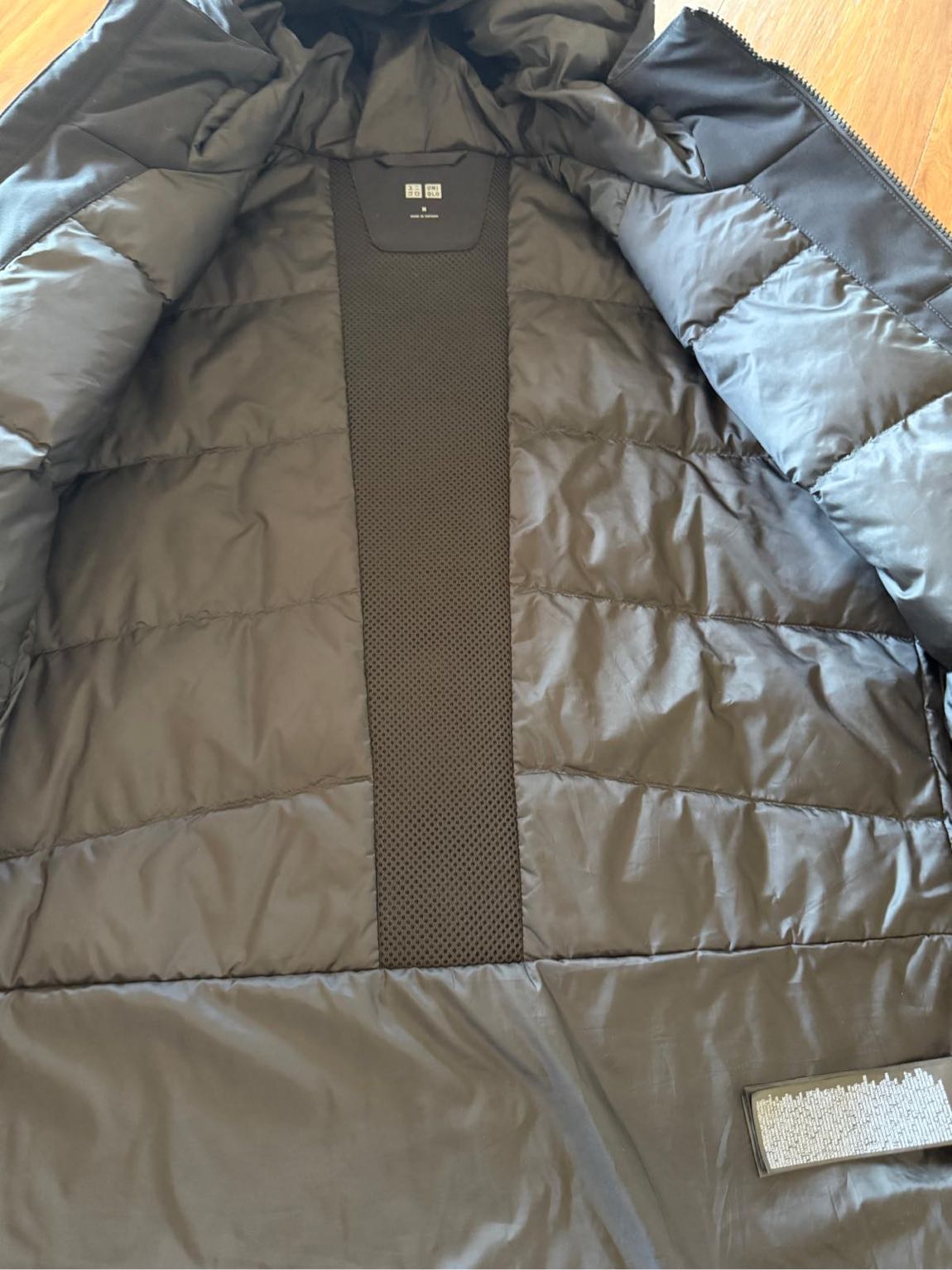 UNIQLO Siyah Kapüşonlu Outdoor Mont — görsel 4/6