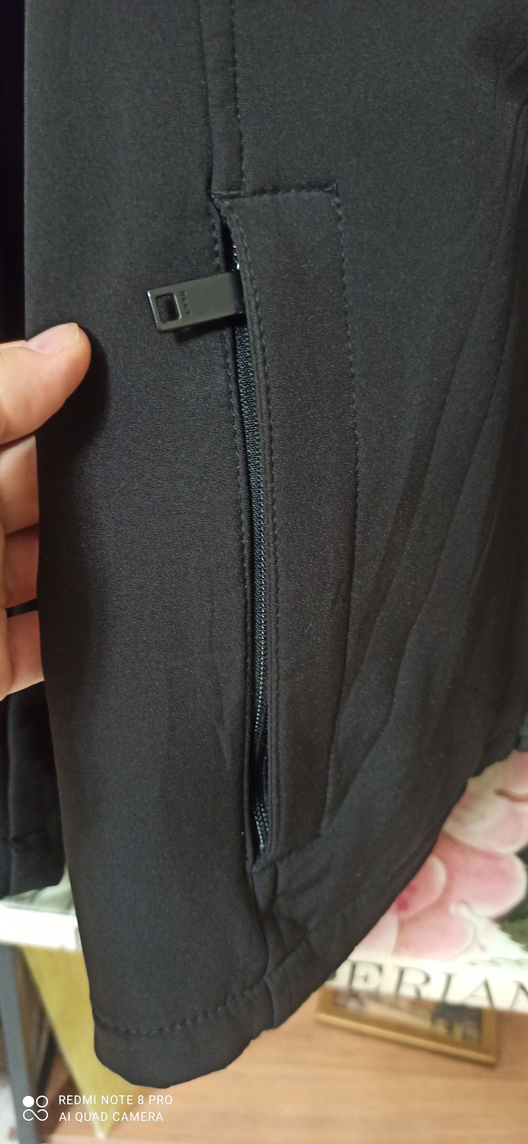 DKNY marka Siyah Spor Mont — görsel 7/11