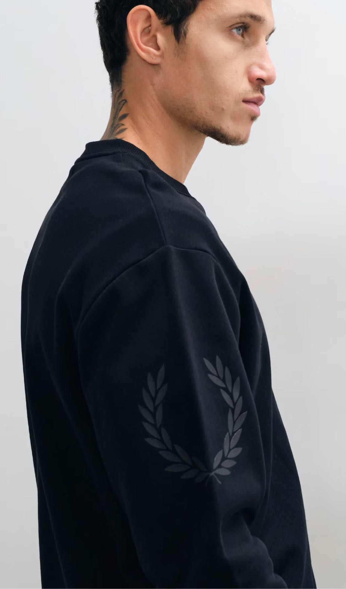 Siyah Sweatshirt — görsel 2/4