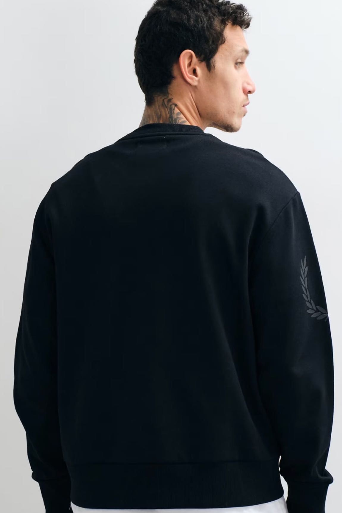 Siyah Sweatshirt — görsel 4/4
