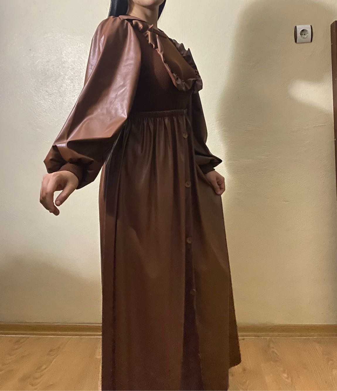 Kahverengi Suni Deri Elbise — görsel 2/4