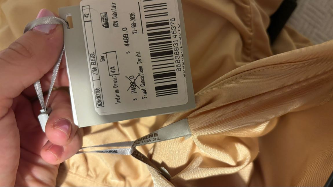 Nocturne halter yaka sarı drapeli elbise — görsel 4/8