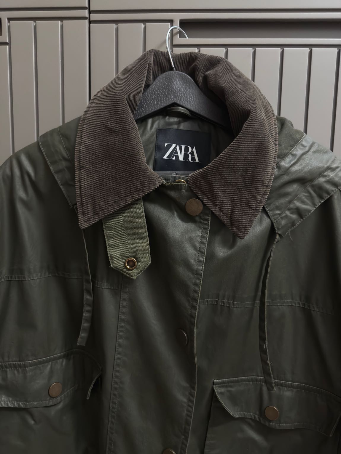 Zara mumlu görünümlü Haki Mont — görsel 4/8