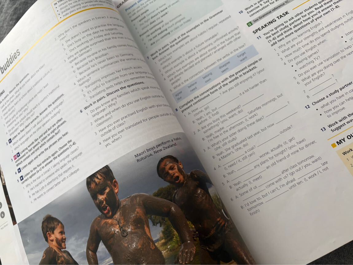 Outcomes Intermediate B1/B2 Kitap — görsel 4/4
