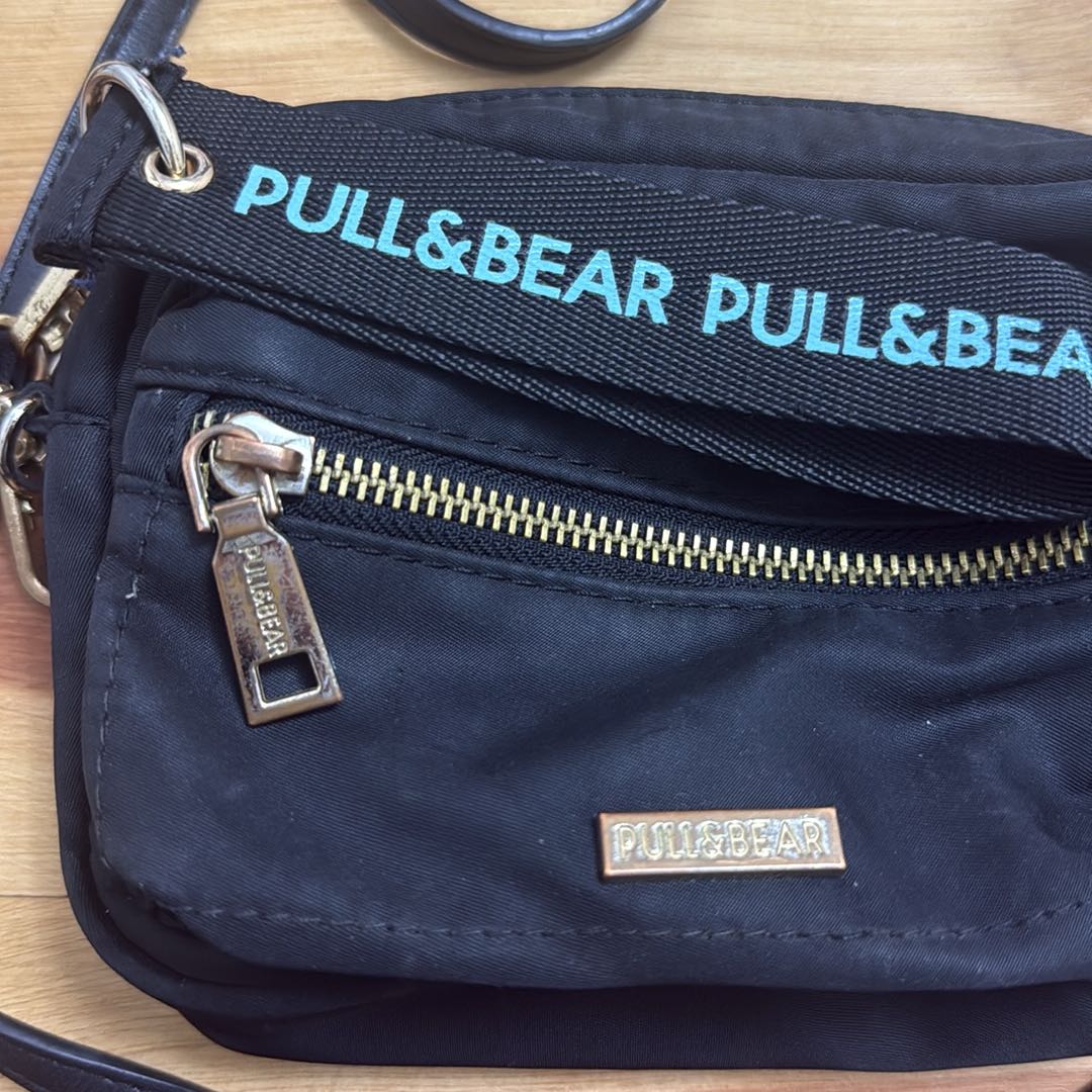 Pull & Bear Siyah Askılı Çanta — görsel 2/4