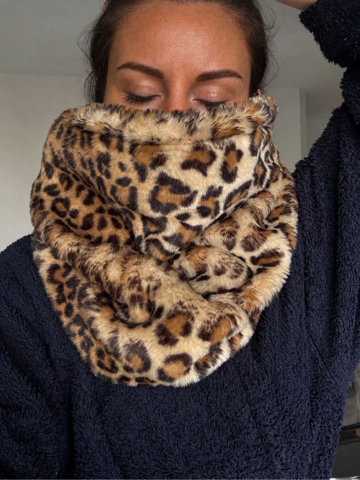 Leopar Desenli boyunluk — görsel 2/2