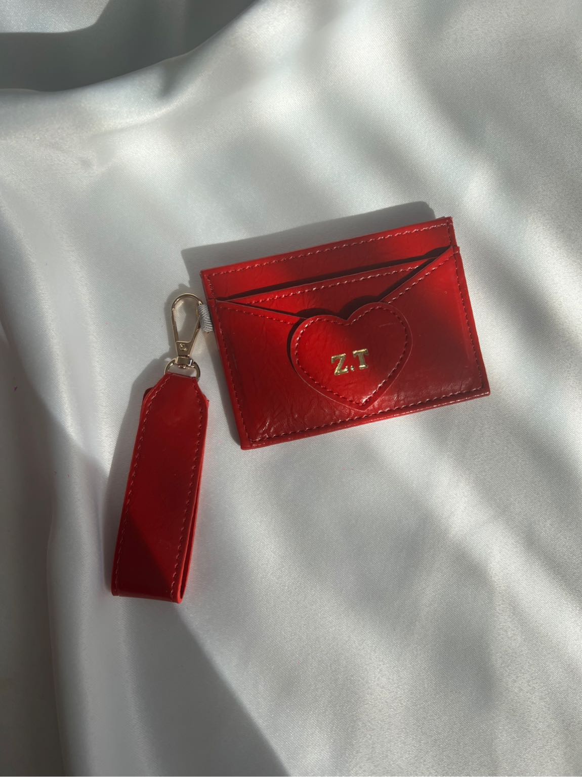 Kişiye özel Kırmızı Kalp Detaylı Kartlık — görsel 2/4