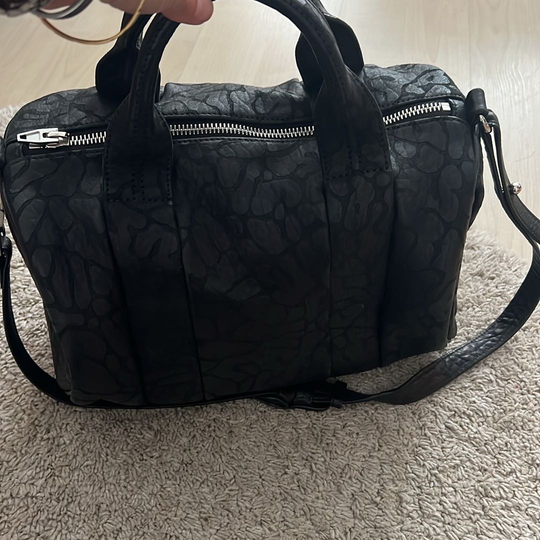 Alexander Wang Siyah Deri Omuz Çantası — görsel 2/8
