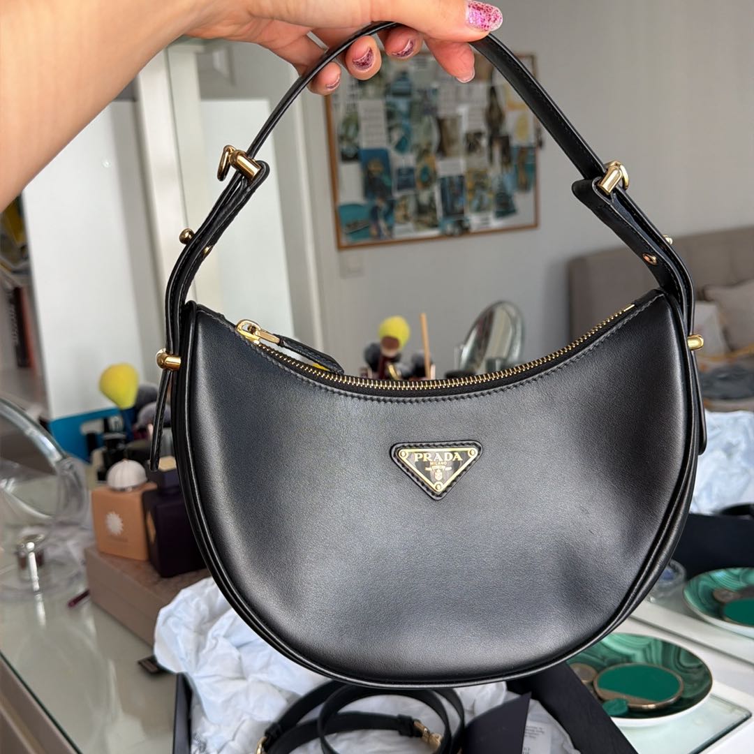 Prada Arque Mini Deri Omuz Çantası — görsel 2/11