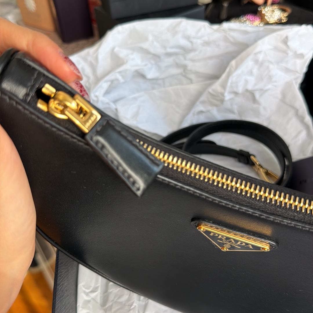 Prada Arque Mini Deri Omuz Çantası — görsel 8/11