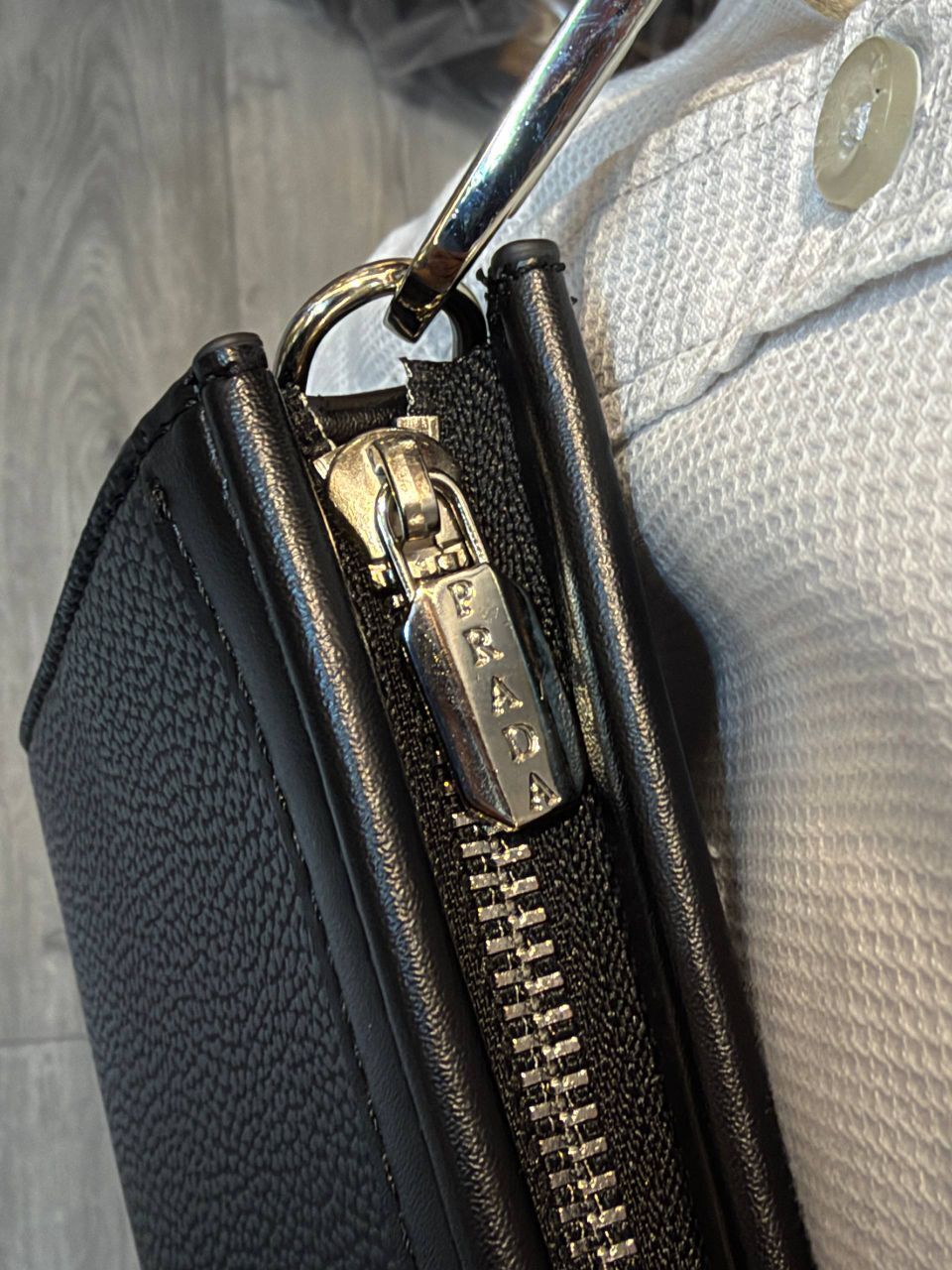 Prada Siyah Erkek Çantası 15x22 — görsel 3/4
