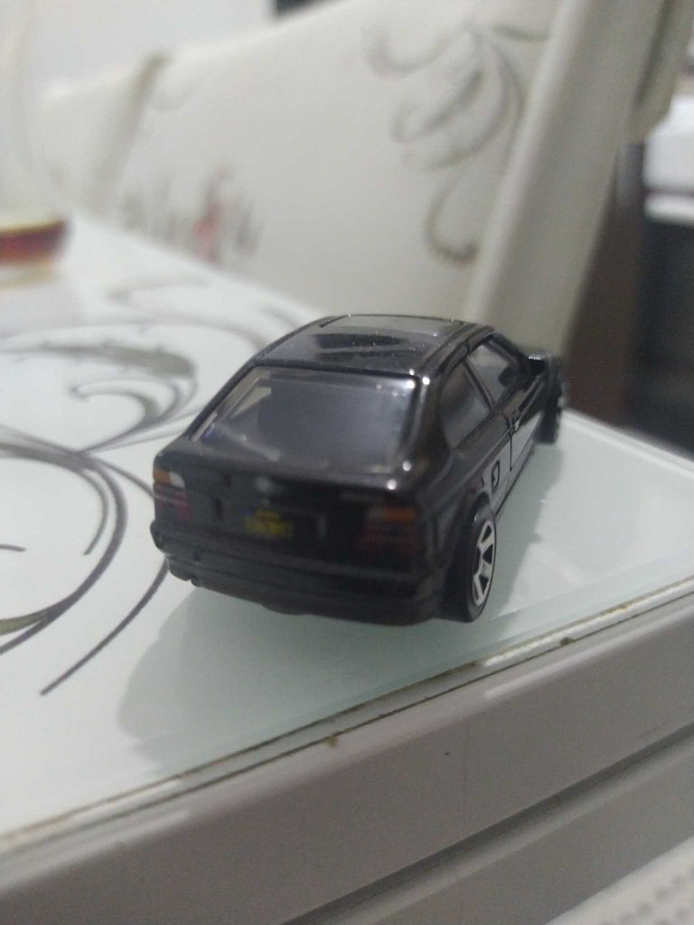 Siyah BMW Model Araba — görsel 3/7