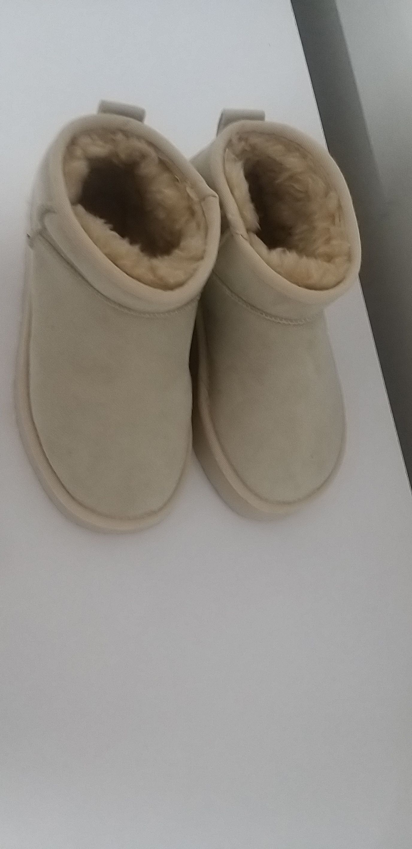 Ugg model bot — görsel 2/4