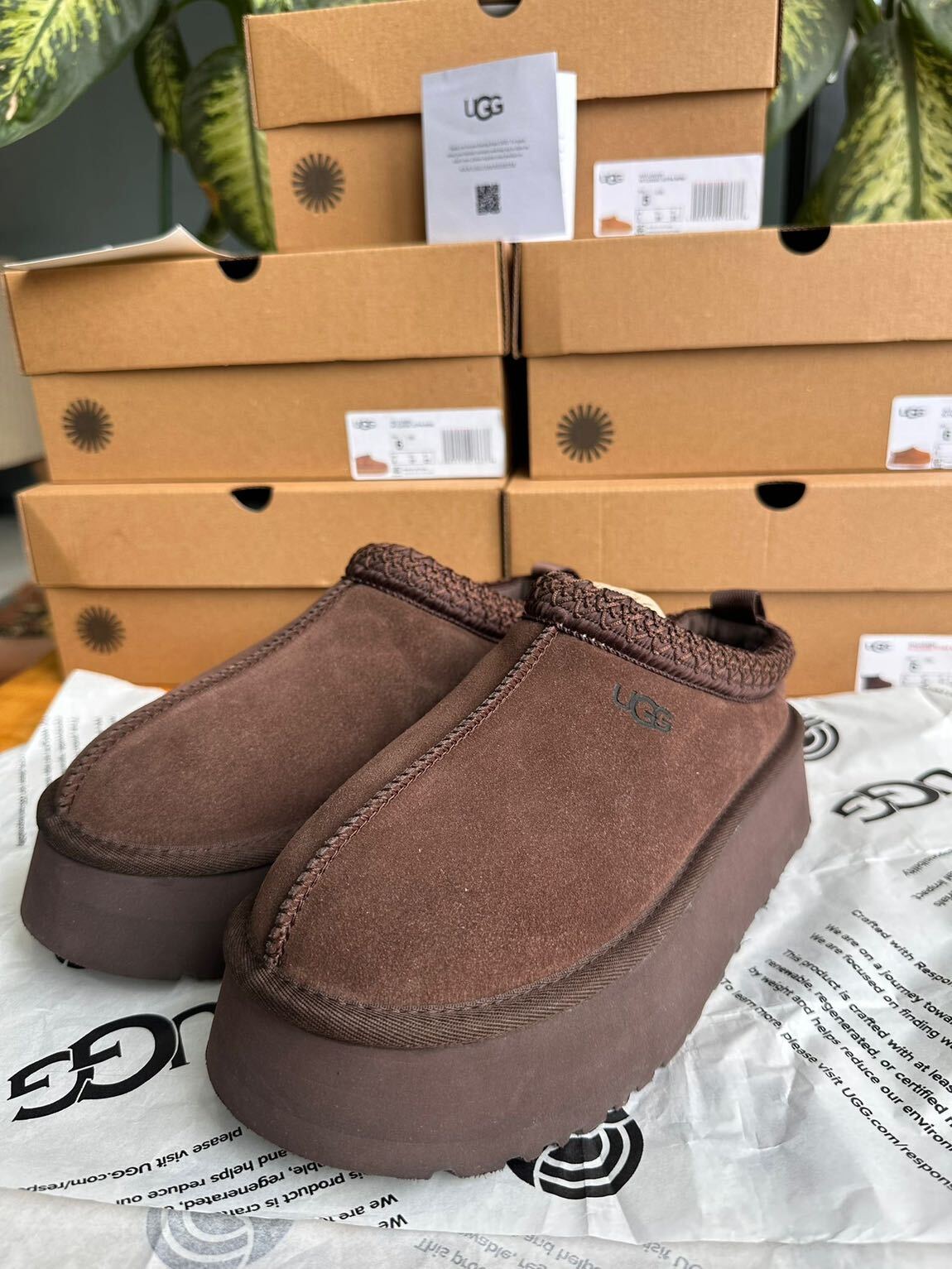Ugg acı kahve terlik — görsel 4/10