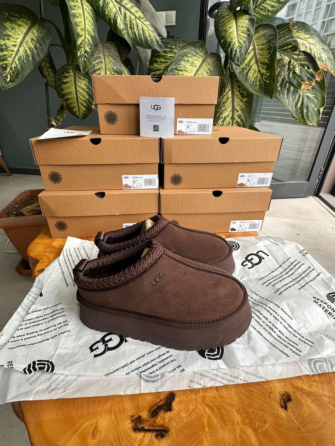 Ugg acı kahve terlik — görsel 9/10