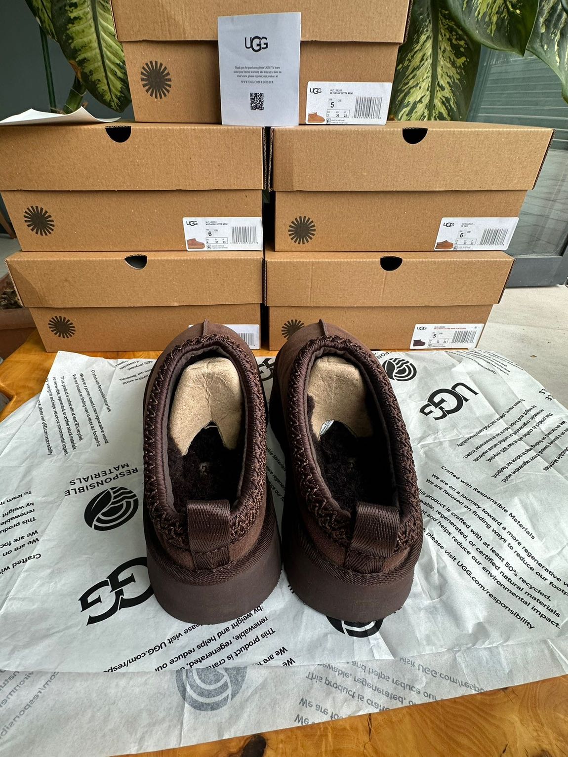Ugg acı kahve terlik — görsel 8/10