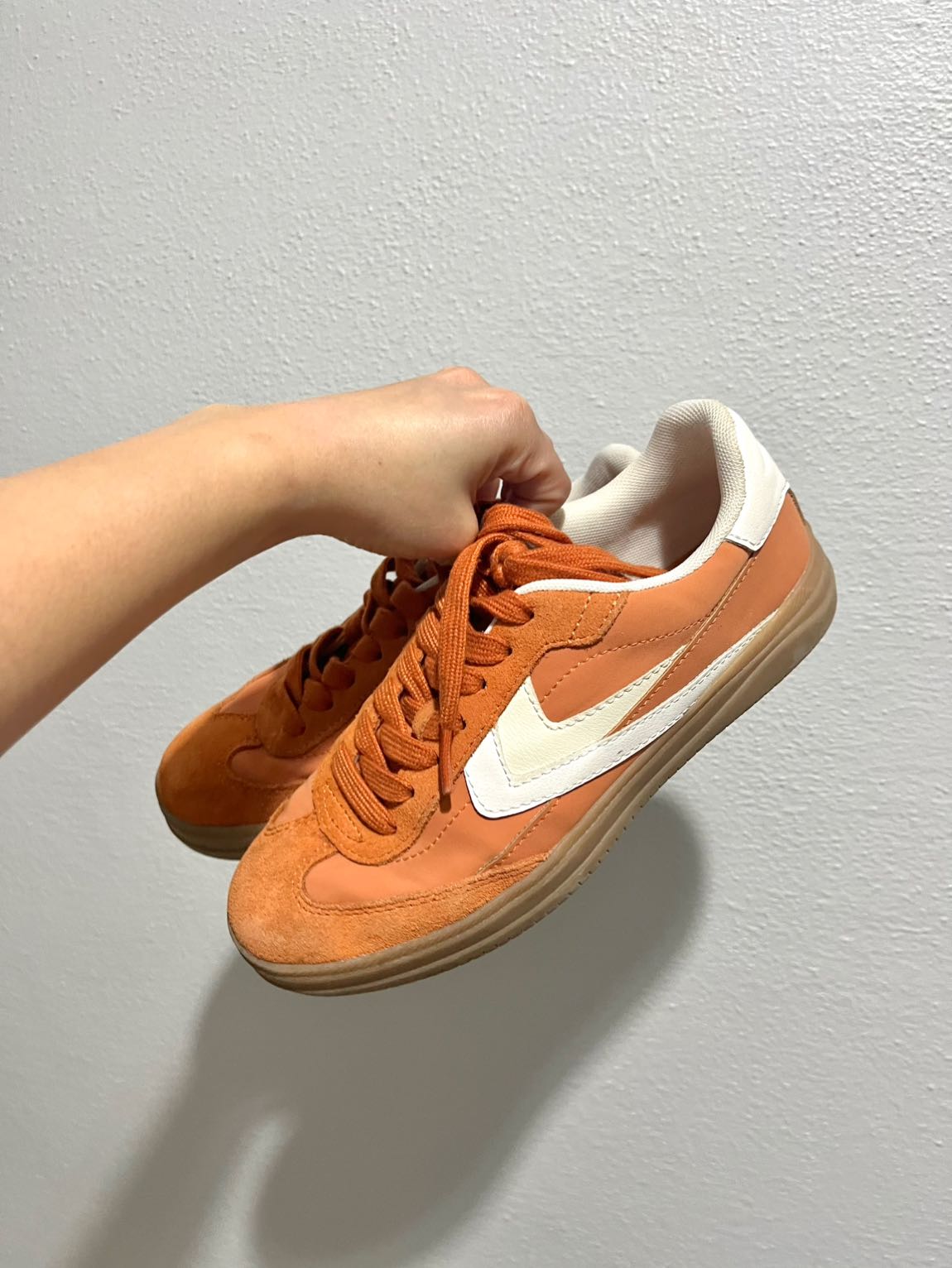 Turuncu Beyaz Sneaker — görsel 3/4